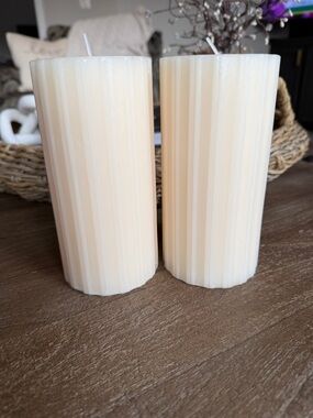 Illume Winter White Medium 3x6 Pillar Candle set of 2